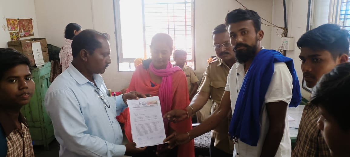 Read more about the article वंचित बहुजन आघाडी राळेगांव यांनी एस. टी.आगारप्रमुख यांना दिले निवेदन