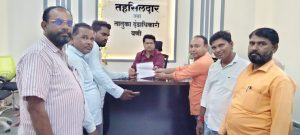 Read more about the article सोयाबीन पिकावरील येल्लो मोझॅक रोगामुळे शेतकऱ्यांचे मोठ्या प्रमाणात नुकसान, पंचनामे करून मदतीची मागणी, तहसीलदार यांच्या मार्फत कृषी मंत्र्यांना निवेदन