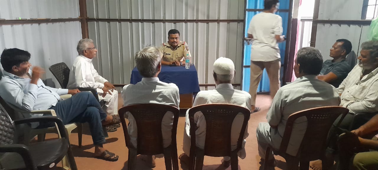 Read more about the article मौजे सारखनी येथे स पो नि श्री सुशांत किनगे यांच्या  उपस्थितीत शांतता कमिटीची बैठक संपन्न