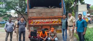Read more about the article <em>जनावरांची वाहतूक करणारे वाहन पकडले</em><br><em>राळेगाव पोलिसांची कारवाई ;१९:८० लाखाचा माल जप्त</em>