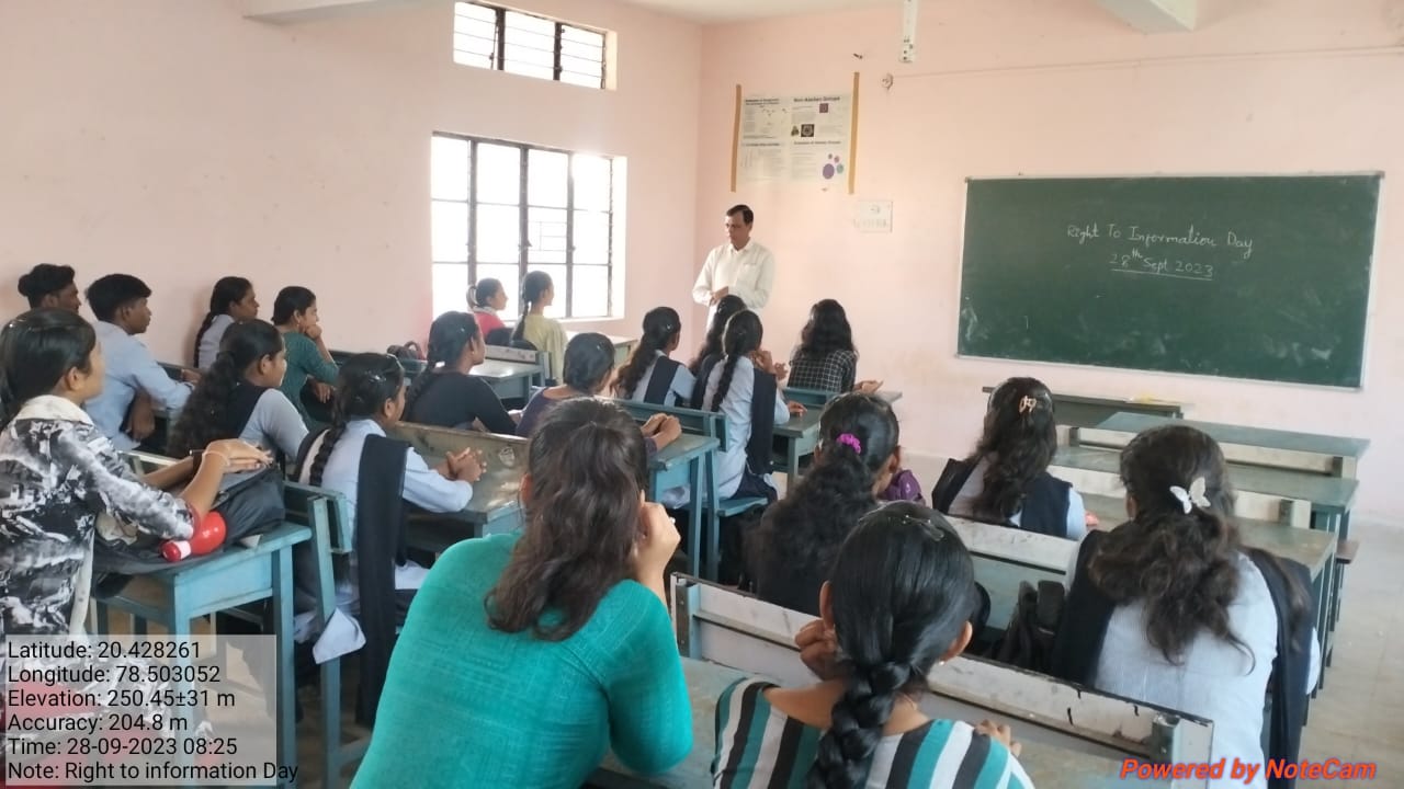 Read more about the article इंदिरा गांधी कला महाविद्यालयात माहिती अधिकार कायदा दिन साजरा