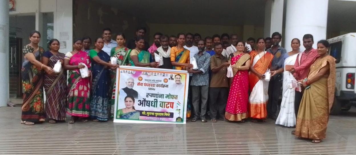 Read more about the article <em>नगराध्यक्षा सुलभाताई पिपरे कडून न.पं.च्या स्वच्छ्ता कर्मचाऱ्यांना औषधी वाटप</em>