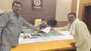 Read more about the article कळंब राळेगांव, वडकी राष्ट्रीय महामार्गवरील पथदीवे बंद, महामार्गावरील काटेरी झुडपामुळे अपघाताची शक्यता<br>( जिल्हाधिकारी यवतमाळ यांना निवेदन )