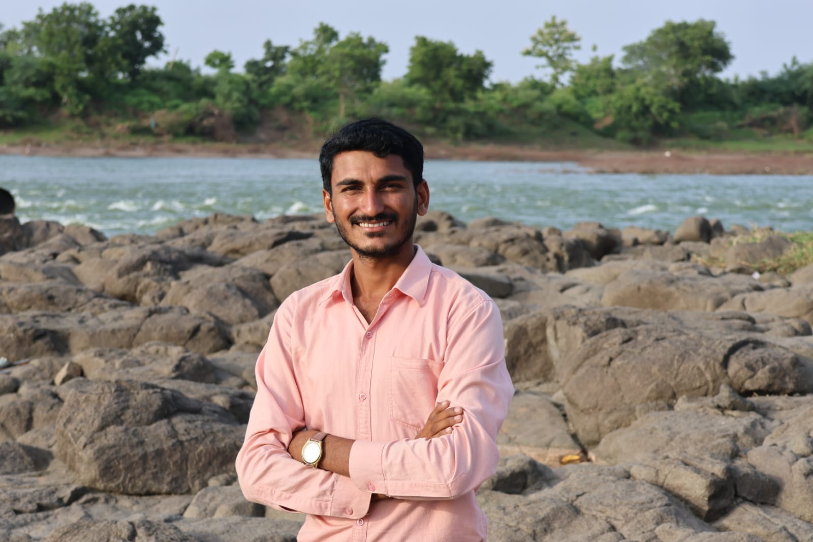 Read more about the article पीक पेरा मांडणीसाठी शेतकऱ्याला अँड्रॉइड मोबाईल मोफत द्या – स्वप्नील वटाणे