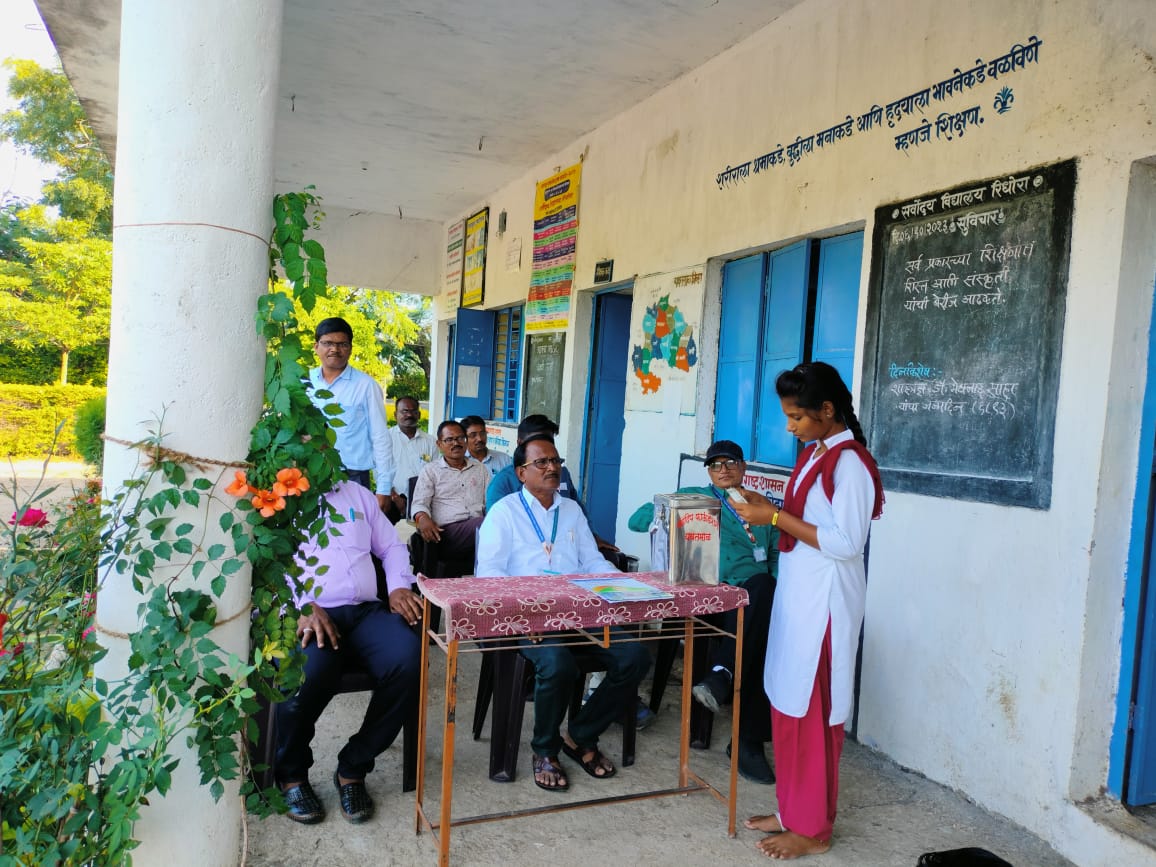 Read more about the article सर्वोदय विद्यालया तर्फे नंदादीप फाऊंडेशन यवतमाळ ला मदत