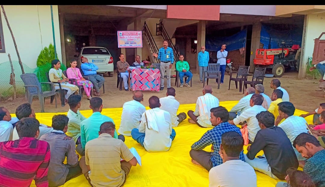 Read more about the article वरूड जहांगीर येथे मध्यवर्ती सहकारी बँक झाडगावच्या वतीने वित्तीय व डिजीटल साक्षरता अभियान संपन्न