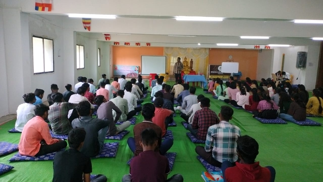 Read more about the article <em>भटक्यांना शिक्षणाच्या माध्यमातून सक्षम करणारे एकलव्य फाउंडेशन</em>