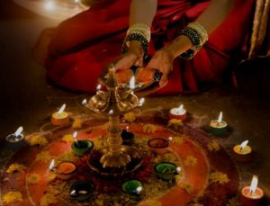 Read more about the article जगाचा पोशिंदा शेतकऱ्यांची दसरा ,दिवाळी अंधाराच्या सावटात: अतिवृष्टी नुकसान मदत व पिक विमा सनापूर्वी मिळणार का?<br>[सरकार शेतकऱ्याच्या आर्थिक हतबलतेकडे लक्ष घालणार का?]