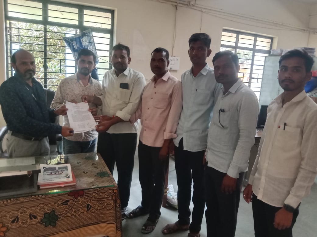 Read more about the article मराठा आरक्षणाचे नेते मनोज जरांगे पाटील यांच्या उपोषणाला सकल मराठा समाज शिरपूली यांचा पाठिंबा!