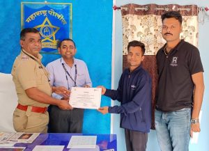 Read more about the article माझी नोकरी ही साहेबांमुळेच , राळेगाव येथील ठाणेदार यांच्या मार्गदर्शनासाठी मी त्यांचा ऋणी आहे