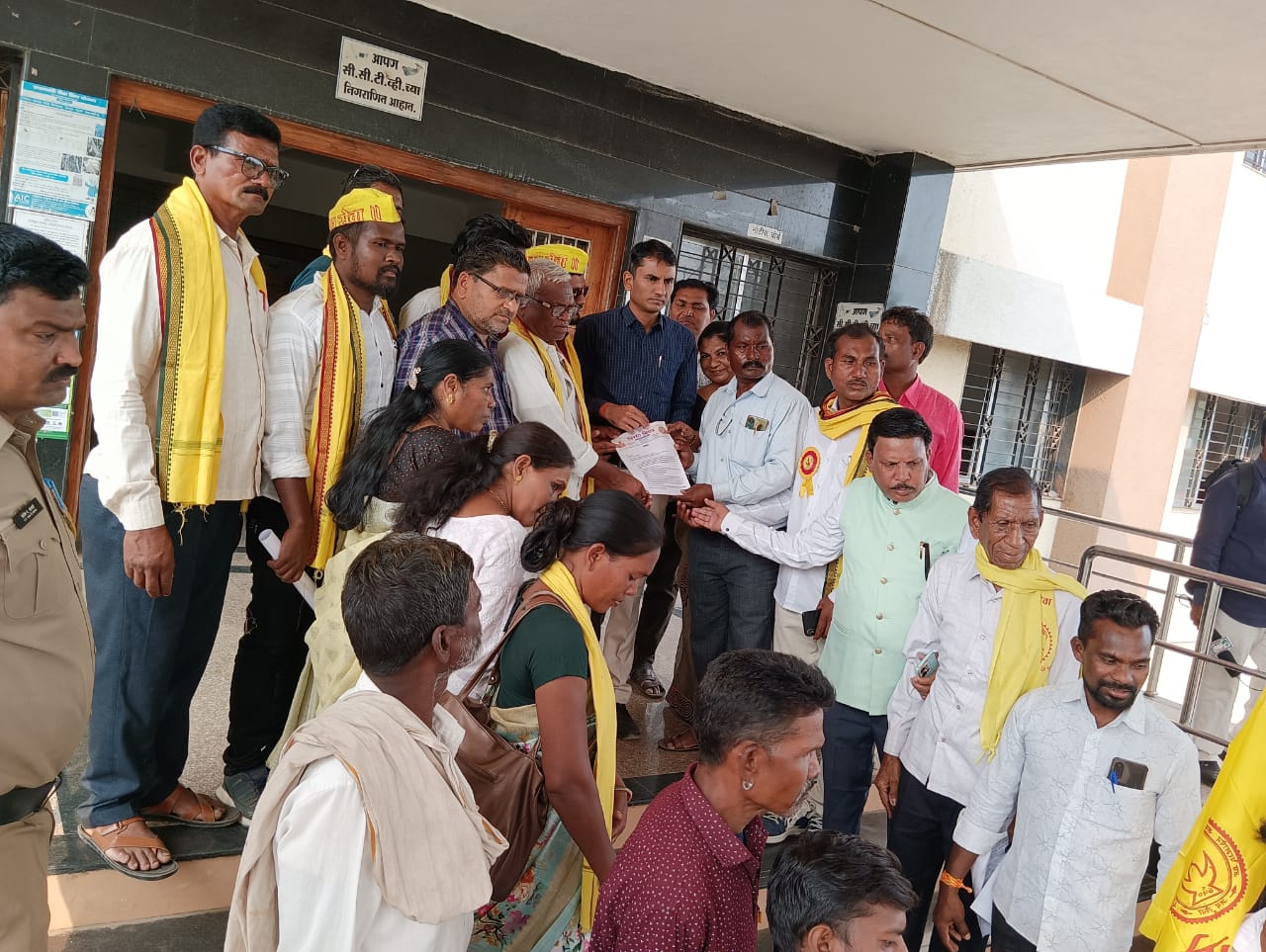 Read more about the article वंचित बहुजन आघाडी व गोंडवाना गणतंत्र पार्टी राळेगांव यांचा भव्य जन आक्रोश मोर्चा