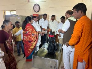 Read more about the article हजारों भाविकांच्या उपस्थितीत मनसे नेते राजुभाऊ  उंबरकर यांच्या हस्ते राळेगावच्या रावेरीत पार पडला सीता मातेच्या मूर्ती प्रतिष्ठापणेचा सोहळा