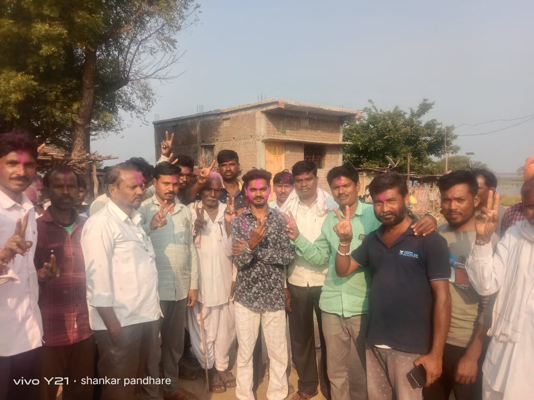 Read more about the article दहेगाव ग्रामपंचायत पोटनिवडणुकीत देवानंद काळे यांच्या दणदणीत विजय, विरोधी पॅनलचा धुव्वा