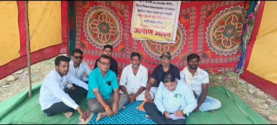 Read more about the article कुरळी येथील शेतकऱ्यांनी तहसील कार्यालय उमरखेड येथे आज पासून उपोषण