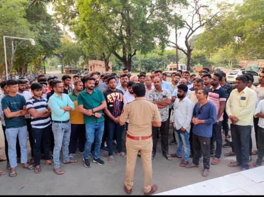 Read more about the article वरोरा शहरात भगवान शंकराच्या मूर्तीची विटंबना, 24 तासात कारवाई करा: सकल हिंदू समाज संघटनांची मागणी