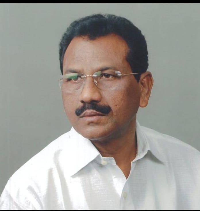 Read more about the article <em>गावकरी, सामाजिक कार्यकर्ते एकत्र आले अन पांदन रस्त्याचे कामं सुरु झाले</em><br>( लोकवर्गणी तुन होणाऱ्या वाऱ्हा पांदन रस्ताची मतदारसंघात चर्चा )