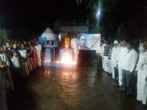 Read more about the article <em>वेडशी येथे कॅन्डल मार्च काढून डॉ. बाबासाहेब आंबेडकर यांना अभिवादन</em>