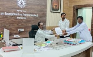 Read more about the article शहरातील एकात्मिक आदिवासी विकास प्रकल्प अधिकारी यांच्यावर तातडीने कारवाई करा: सरपंच संघटनेचे जिल्हाधिकाऱ्यांना निवेदन