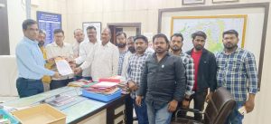 Read more about the article नाल्यावरील अनधिकृत बांधलेली भिंत हटविण्याची मनसेची मागणी