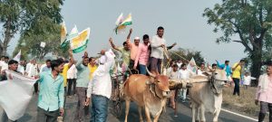 Read more about the article वेगळ्या विदर्भाच्या मागणीसाठी शेतकरी संघटनेचे रस्ता रोको आंदोलन