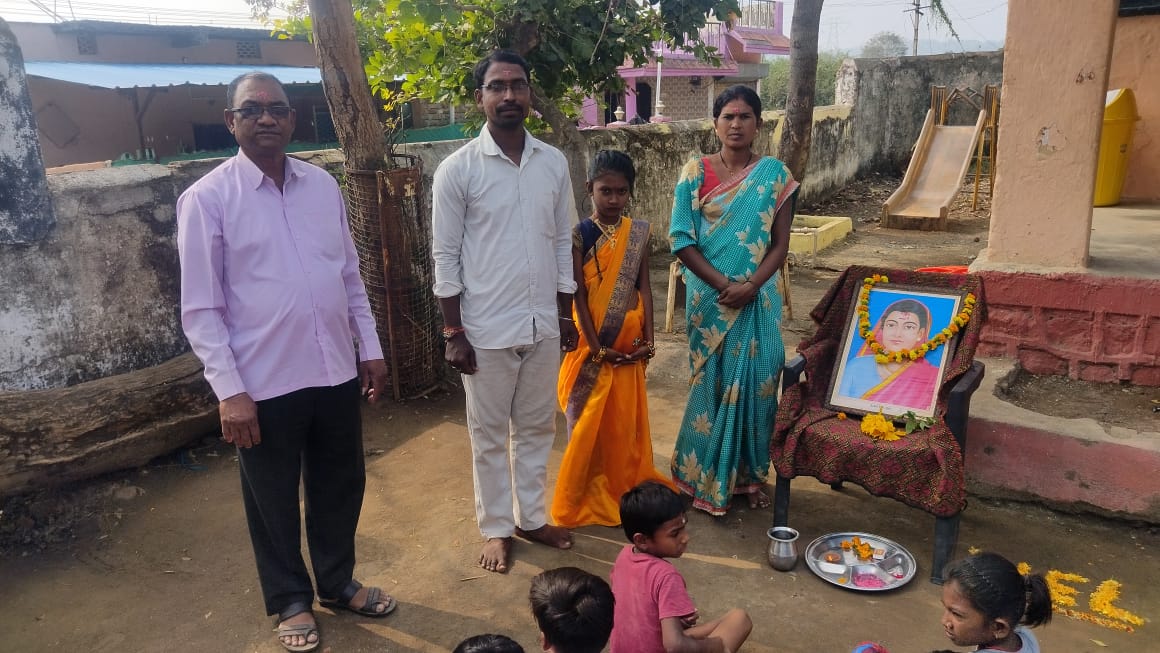 Read more about the article <em>देवधरी येथे क्रांतीज्योती सावित्रीबाई फुले जयंती साजरी</em>