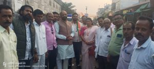 Read more about the article माजी केंद्रीय गृहराज्यमंत्री हंसराज भैय्या अहिर यांचे वडकी येथे जंगी स्वागत