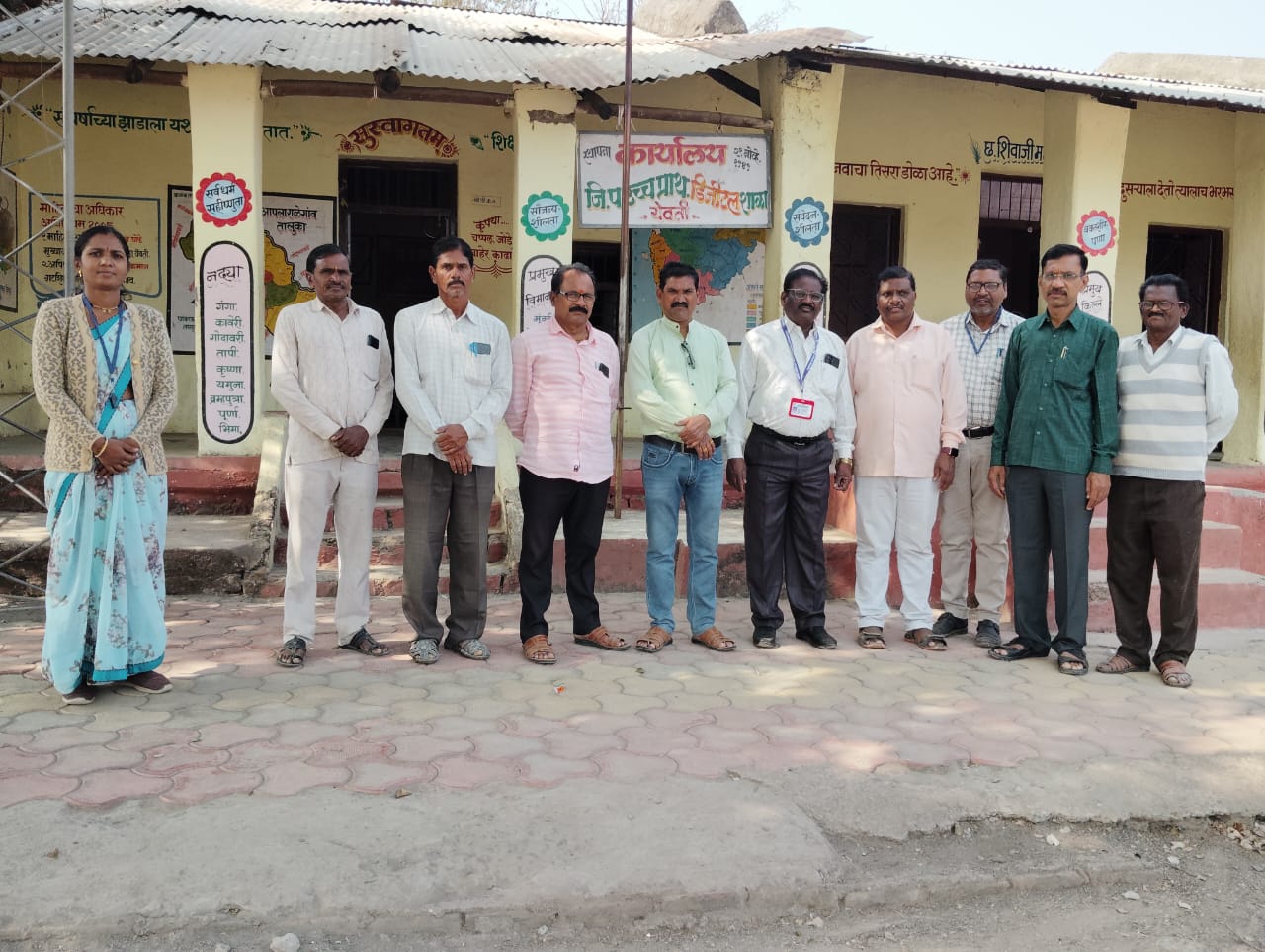 Read more about the article जि. प. उच्च प्राथमिक शाळा येवती येथे पं समिती राळेगाव येथील मान्यवरांची भेट