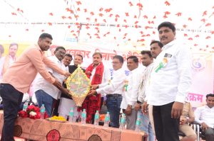 Read more about the article पालकांनी रक्ताचा पाणी करून तुम्हाला संधी दिली त्या संधीच सोन करा-प्रा.विठ्ठल कांगणे यांचे प्रतिपादन