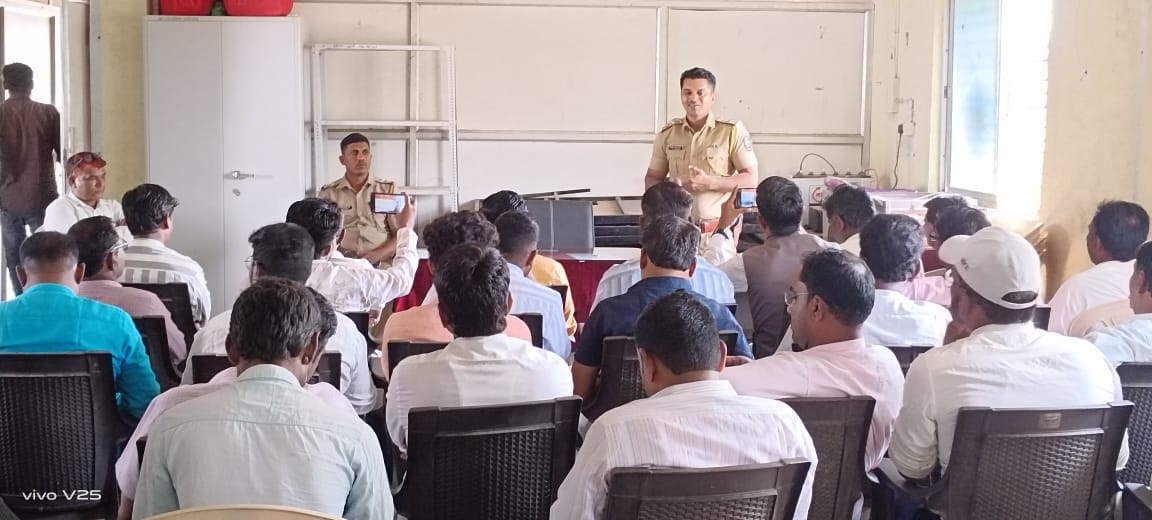 Read more about the article पोलिस स्टेशन बिटरगांव ( बु ) मार्फत पत्रकारांचा सत्कार