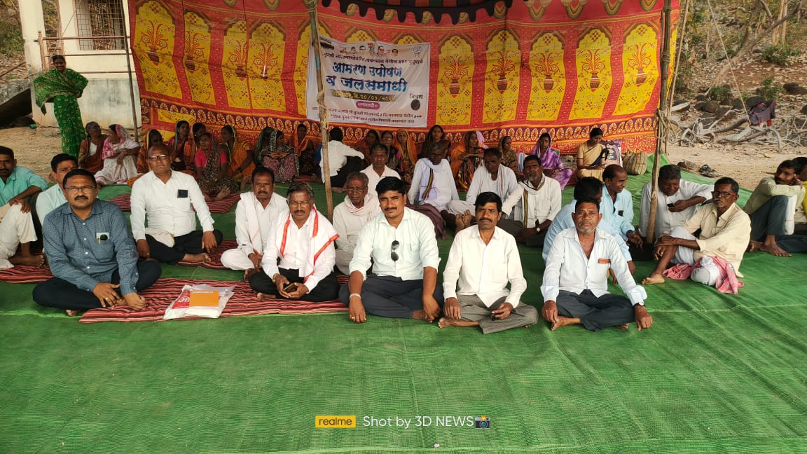 Read more about the article कुरळी येथील नागरीकांना न्याय न मिळाल्यास नागरीक जलसमाधी घेणार !, कुरळी येथील नागरिकांचा उपोषणाला सुरुवात