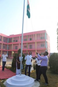 Read more about the article विद्यार्थ्यांच्या हस्ते ध्वजारोहण मार्कंडेय पब्लिक स्कूल व ज्युनिअर कॉलेज बरडगाव यांचा स्तुत्य उपक्रम