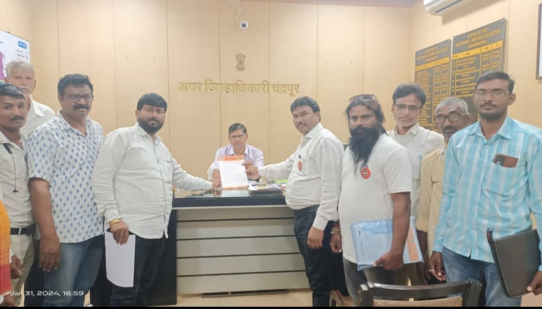 Read more about the article कर्जमाफीपासून वंचित शेतकऱ्यांनी आत्महत्या केल्यास अधिकाऱ्यांवर सदोष मनुष्यवधाचा गुन्हा दाखल करा,मनसे शेतकरी सेनेची मुख्यमंत्र्यांना जिल्हाधिकाऱ्यां मार्फत मागणी