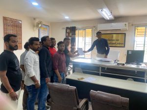 Read more about the article धनाड्यानाचं मिळाला पीकविम्याचा लाभ, गरीब शेतकऱी वंचीत ( सरसकट लाभ दया, दलालांवर कारवाई करण्याची मागणी राष्ट्रवादी काँग्रेस(अजित पवार गट) ची मागणी