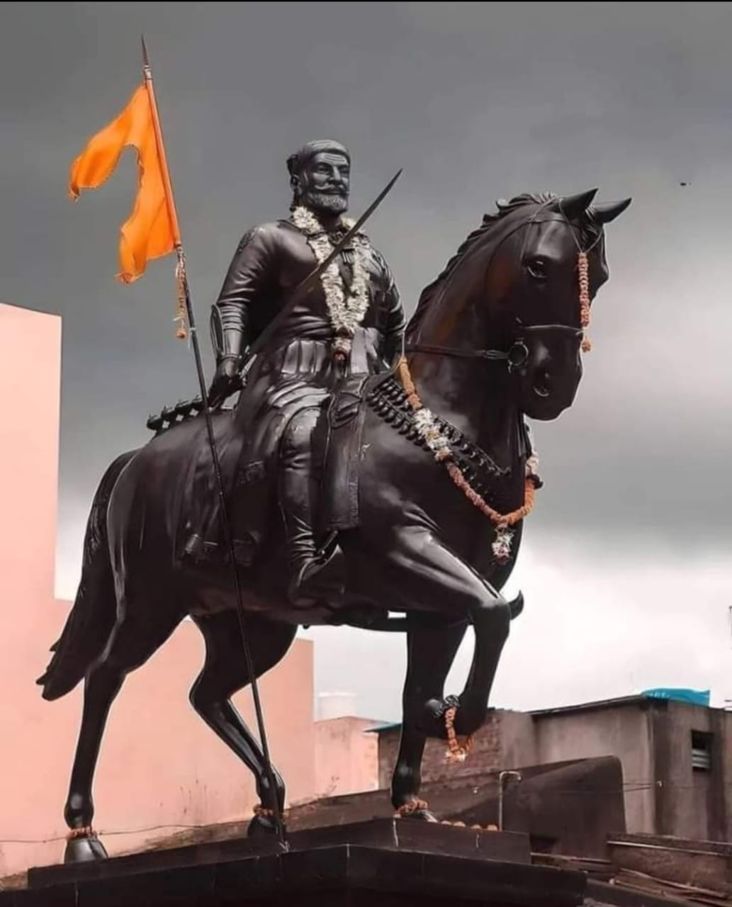 Read more about the article <em>छत्रपती शिवाजी महाराज अश्वारूढ पुतळा अनावरण कार्यक्रम भाजपाने केला हायजॅक</em>