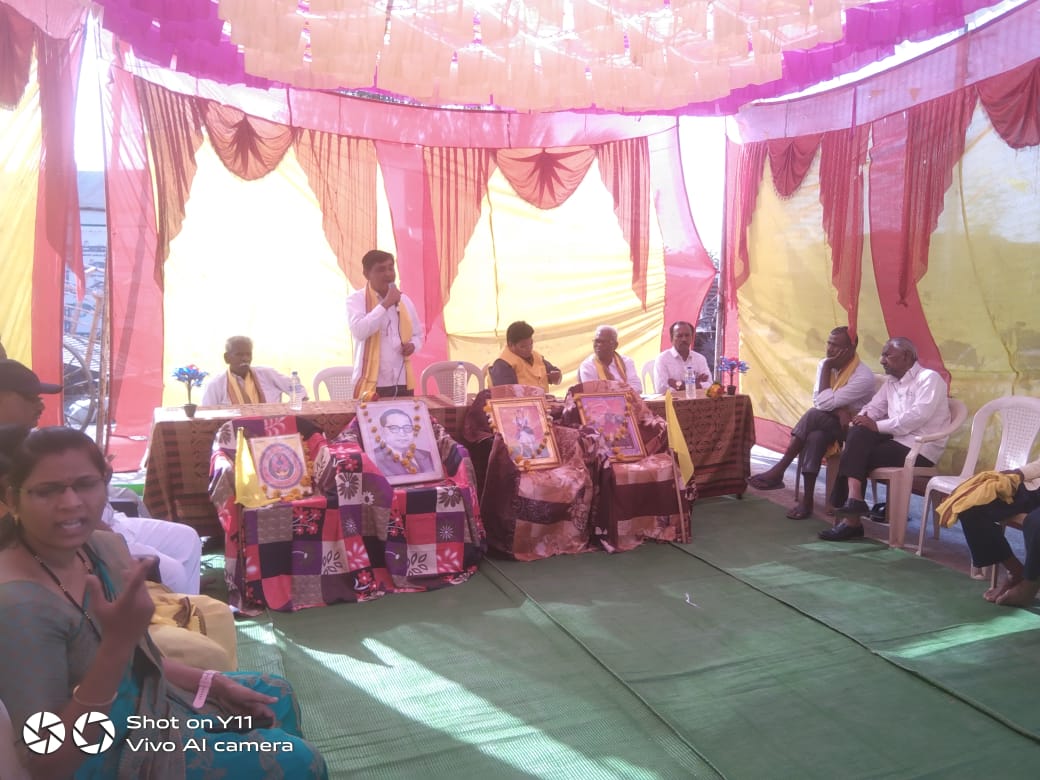 Read more about the article <em>आदिवासी समाजातील लोकांना एकत्र करून क्रांतीवीर बाबुराव शेडमाके यांच्या विचाराची जंगोम सेना निर्माण करण्याची आवश्यकता आहे – मधुसूदन कोवे गुरुजी</em>