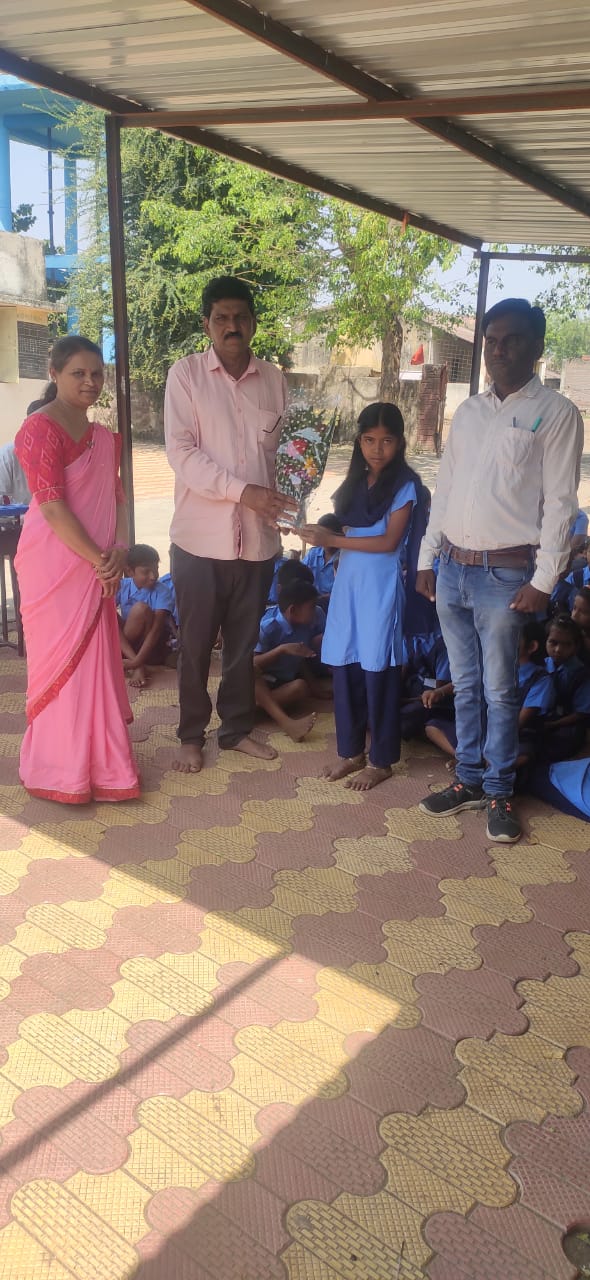 Read more about the article <em>रुषाली मुन महादिप परीक्षेत जिल्ह्यातुन प्रथम क्रमांक</em>