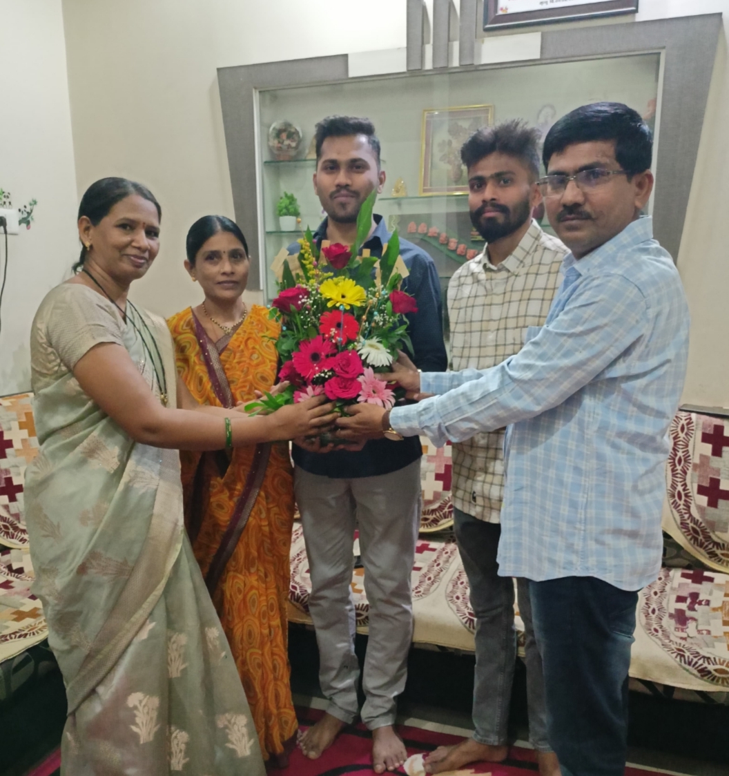 Read more about the article ढाणकी शहरातील पंकज बालाजी चिंचोलकर यांची सहाय्यक कक्ष अधिकारी ( मंत्रालय) पदी निवड