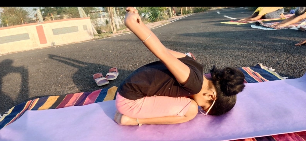 Read more about the article धावती जीवनशैली::योग प्राणायाम याकडे लक्ष देणे गरजेचे