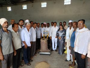 Read more about the article माजी शिक्षणमंत्री प्राध्यापक वसंत पुरके यांच्या हस्ते ज्वारी खरेदी केंद्राचे उद्घाटन