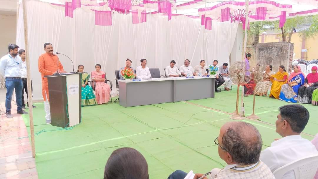 Read more about the article आमदार प्रा डॉ . अशोक उईके यांनी तालुक्यातील विविध कामाचा घेतला आढावा , राळेगांव शहराकरीता होणार ४८ कोटीची अमृत पाणीपुरवठा योजना