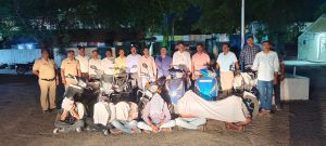 Read more about the article शाळेतील मैदानात दारू व गांजा पिणाऱ्यांवर हिंगणघाट पोलीसांची कार्यवाही