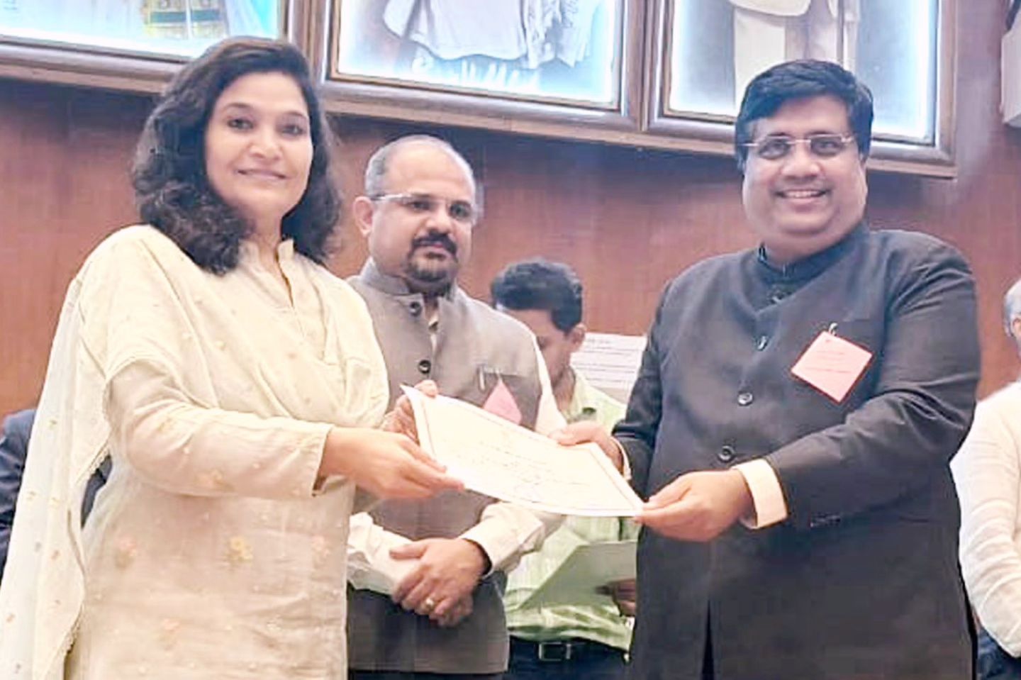 Read more about the article नवनिर्वाचित 11 वि.प. सदस्यांत सर्वाधीक प्रगल्भ भावनाताई गवळी पाटील