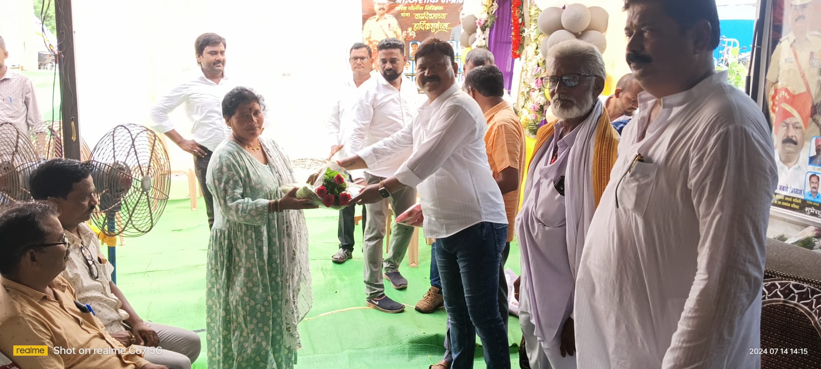 Read more about the article अशोकभाऊ मेश्राम वरीष्ठ पोलिस निरीक्षक यांच्या वाढदिवसानिमित्त गुणवंत विद्यार्थ्यांचा सत्कार सोहळा व रुग्णवाहिका लोकार्पण सोहळा संपन्न