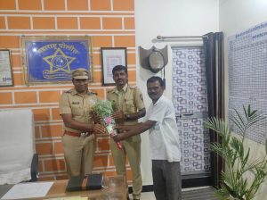 Read more about the article <em>वडकी पोलीस स्टेशनचे कर्तव्यदक्ष ठाणेदार विजय महाले यांच्या बदली निमित्ताने निरोप समारंभ</em>