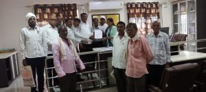 Read more about the article शेतकऱ्यांच्या विविध समस्या संदर्भात राष्ट्रवादी काँग्रेस पार्टी शरद पवार गटातर्फे तहसीलदारांना<br>निवेदन