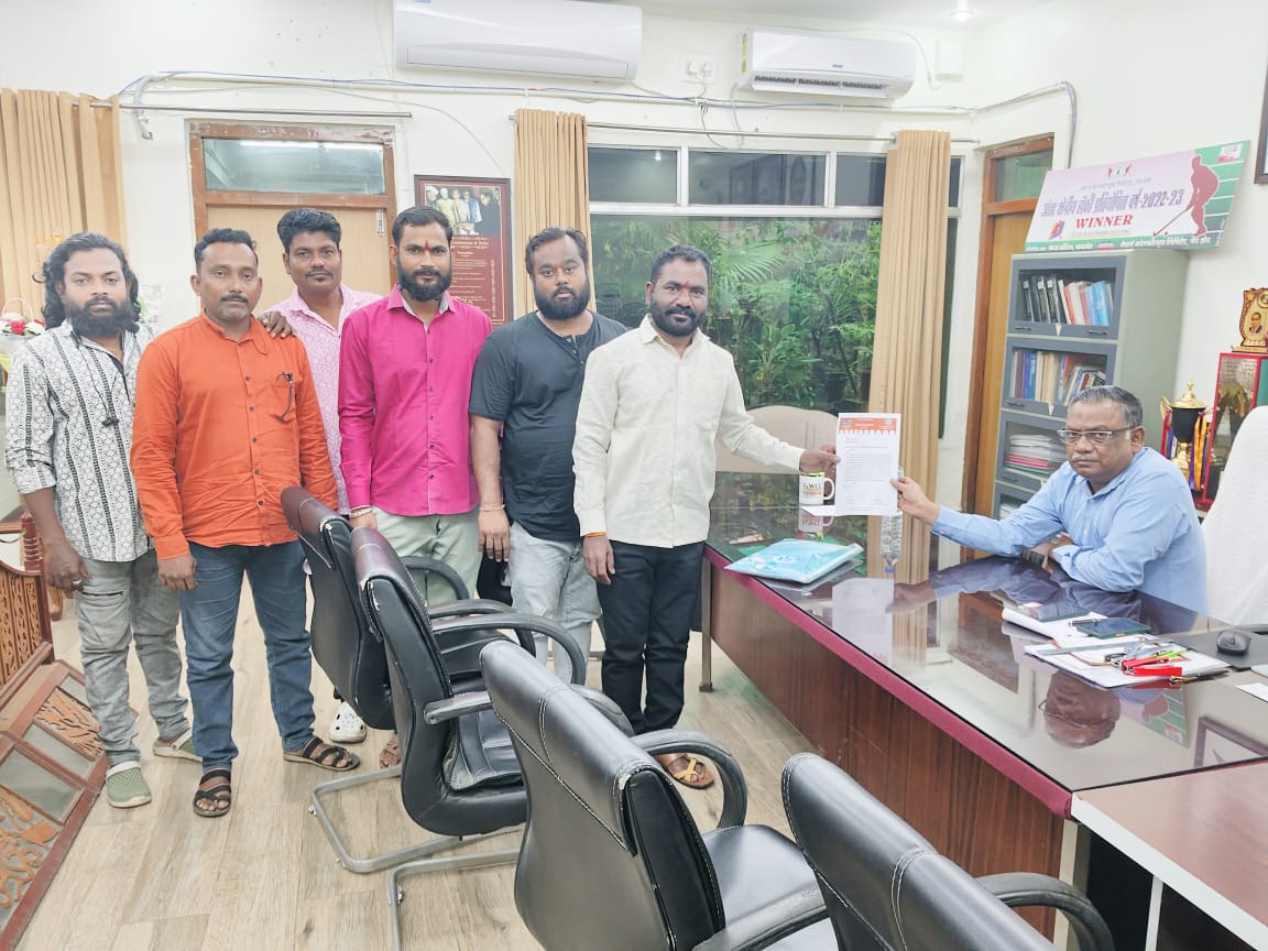 Read more about the article डब्लु सि एल सि जी एम<em>हाईप्राईड या कंपणीकडे सुरु असलेला रुग्णवाहिकेचा कंत्राट रद्द करा- मनसेचे जिल्हासचिव किशोर मडगुलवार</em>