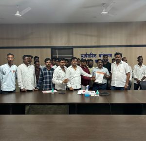 Read more about the article खैरी (चौरस्ता) ते खैरी गावात जाणाऱ्या रस्त्याचे थांबविलेले काम तात्काळ सुरू करा,(निकृष्ट रस्त्याच्या कामाला जबाबदार असलेल्या अधिकारी व कंत्राटदारांवर फौजदारी कारवाई करण्यासाठी मनसे करणार चक्काजाम)