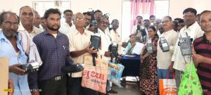 Read more about the article राळेगाव तालुका रास्त भाव दुकानदार व केरोसीन विक्रेते संघटना राळेगाव यांच्याकडील 4g ईपास मशीन तहसीलदार यांच्याकडे जमा