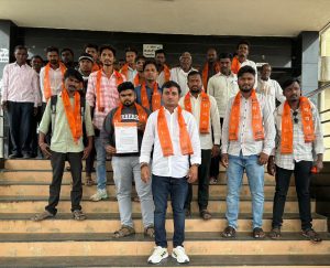 Read more about the article मनसेचे यवतमाळ जिल्हाध्यक्ष देवाभाऊ शिवरामवार यांच्या वर लावण्यात आलेले खोटे गुन्हे वापस घ्या : (राळेगांव तालुका मनसेचे तहसीलदार यांना निवेदन)