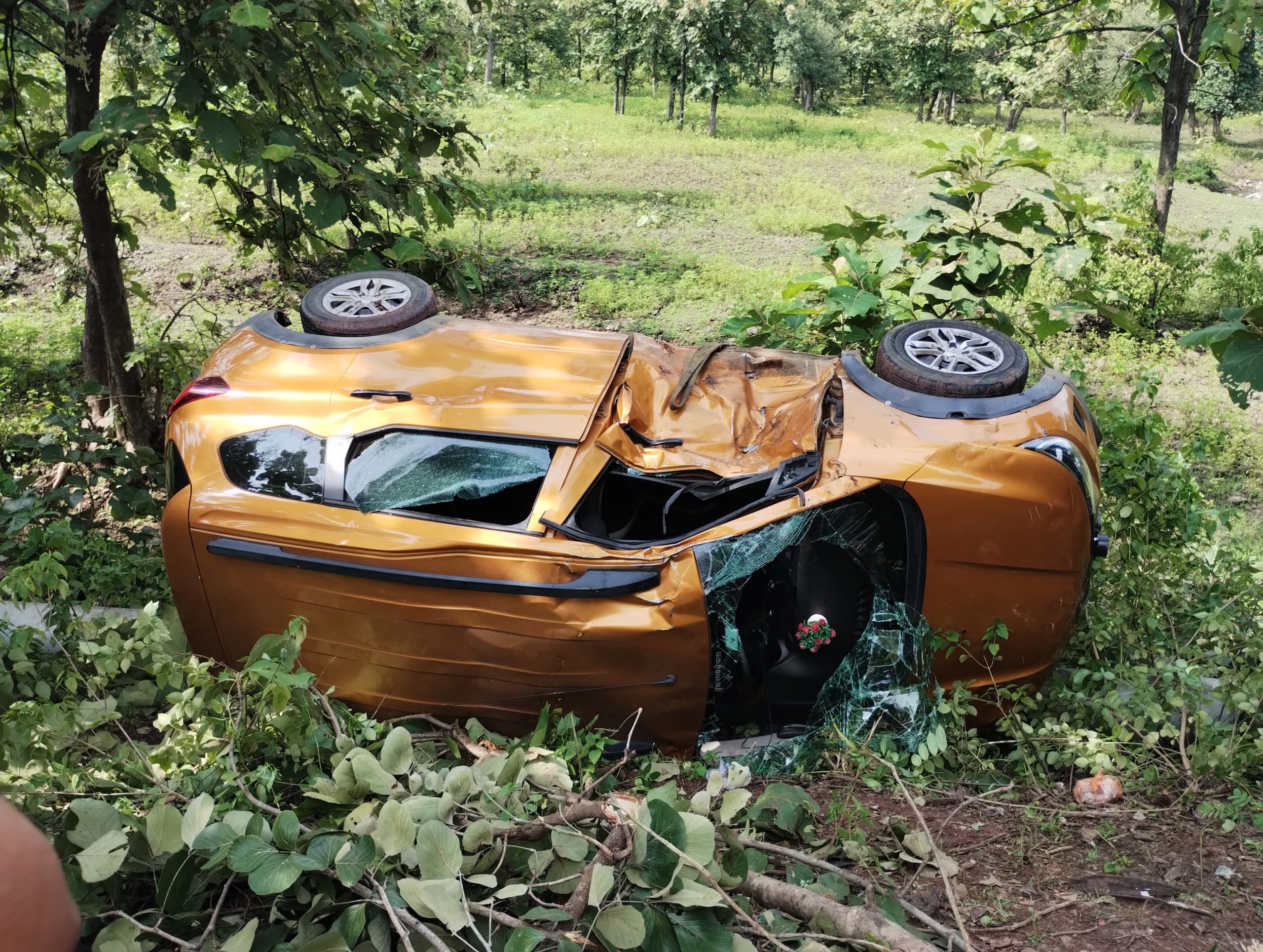 Read more about the article यवतमाळ दारव्हा रोडवर टू व्हीलर व कारचा अपघात